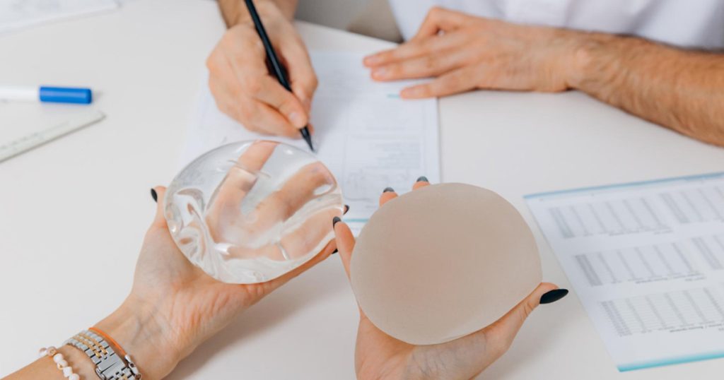 O que acontece com silicone depois de 10 anos