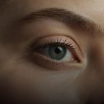 A blefaroplastia doi muito? Descubra o que esperar da cirurgia